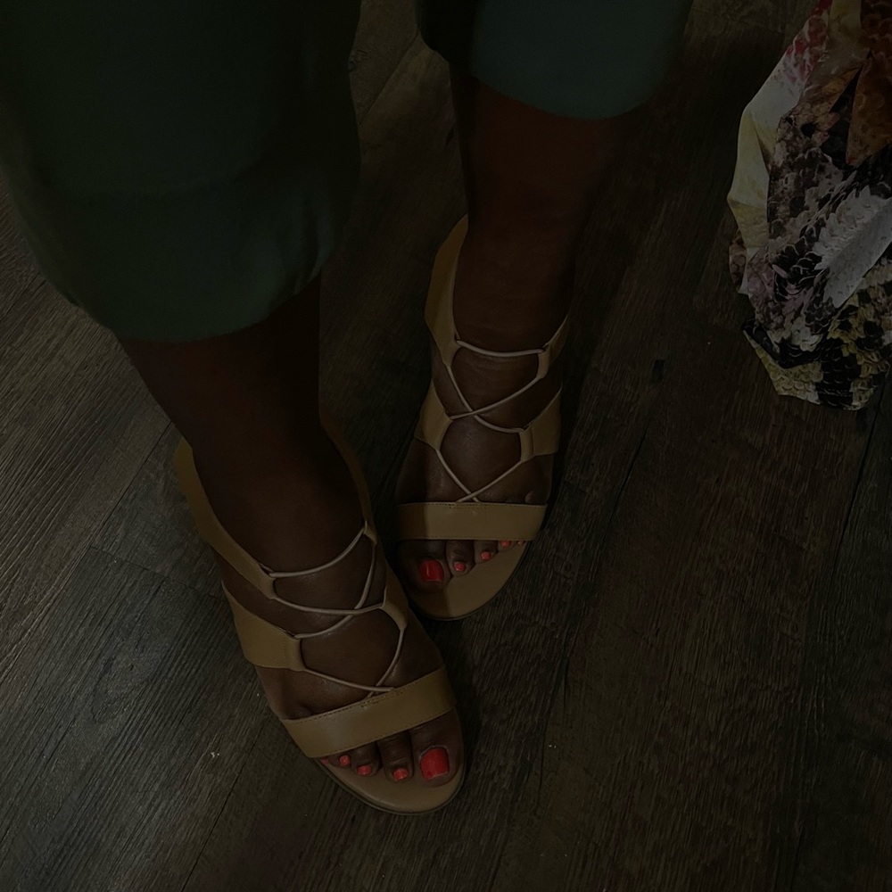 Susina size 10 sandals wide foot friendly
